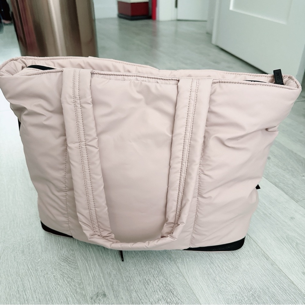 Calpak Luka expandable laptop tote in rise quartz